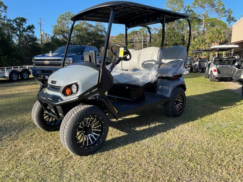 New 2026 E-Z-GO Liberty Summit XT Package, Technology Package